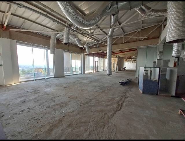 1,062M² RETAIL TO LET IN FOURWAYS